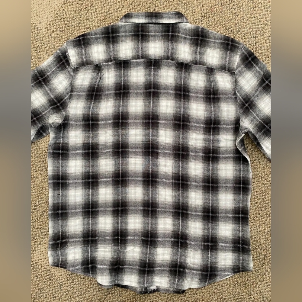 Nwt 2/$20 Lucky brand Long Sleeve Button Down Flannel Shirt Black Plaid - Picture 3 of 3